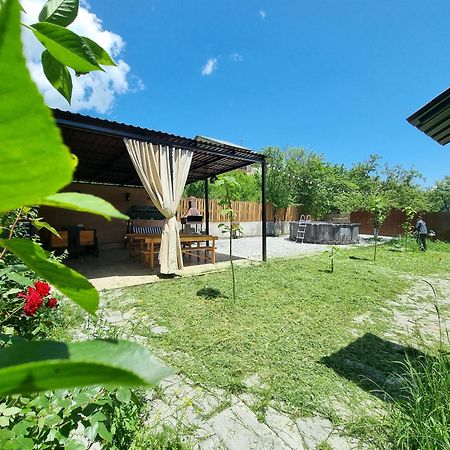 New Horizons , Apartment With 5 Bedrooms, Whole Apartment, Апартмент Целиком ديليجان المظهر الخارجي الصورة